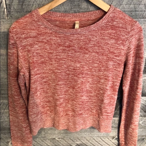 very soft pink aeropostale sweater - Picture 2 of 3